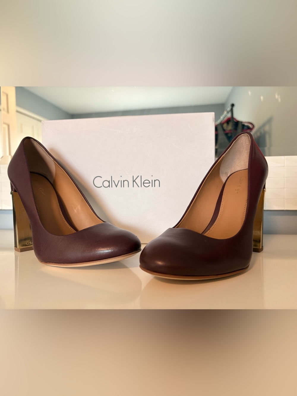 Calvin Klein Leather Dark Cherry Kinsley Heel Pump Wood Gold Heel Size 7.5 NIB